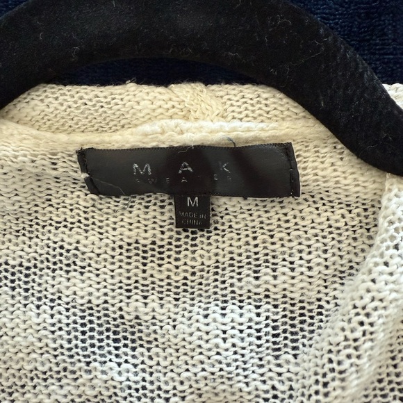 MAK White‎ Cardigan Sweater - Size M - Picture 2 of 4